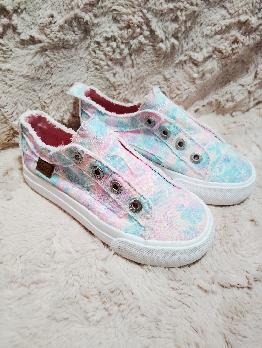 NEW!! Blowfish Malibu, Pastel Floral Slip-On Sneakers. Size 10